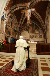 74633849po101_pope_assisi